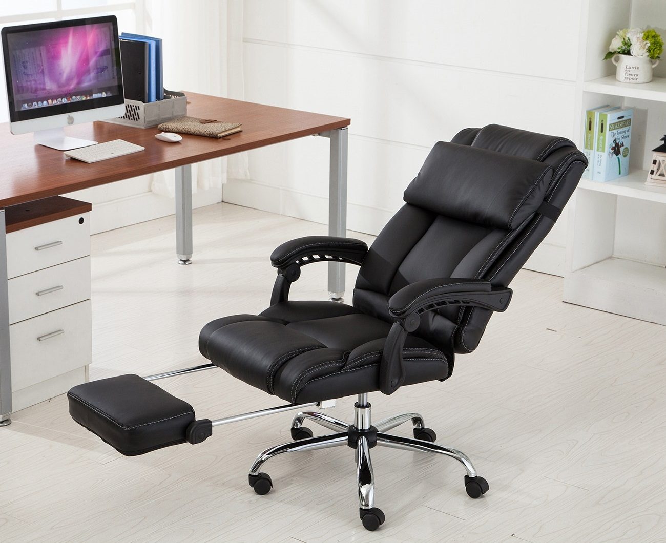7 Best Reclining Office Chairs With Footrest (2021) | Reviewed!